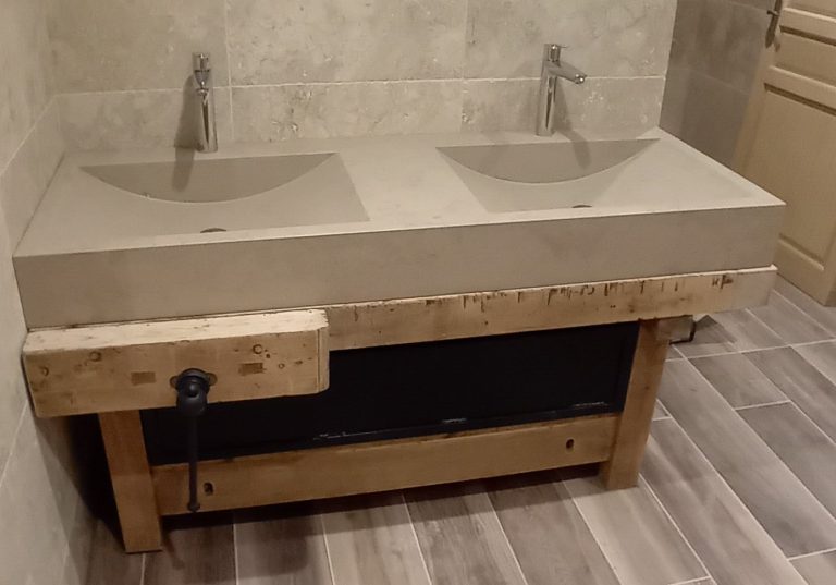 Double vasque en pierre de Comblanchien